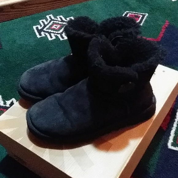 UGG Boots size 5 - Picture 6 of 7